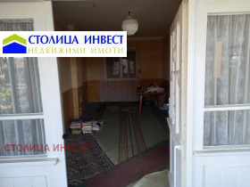 Haus Dwe mogili, region Russe 6