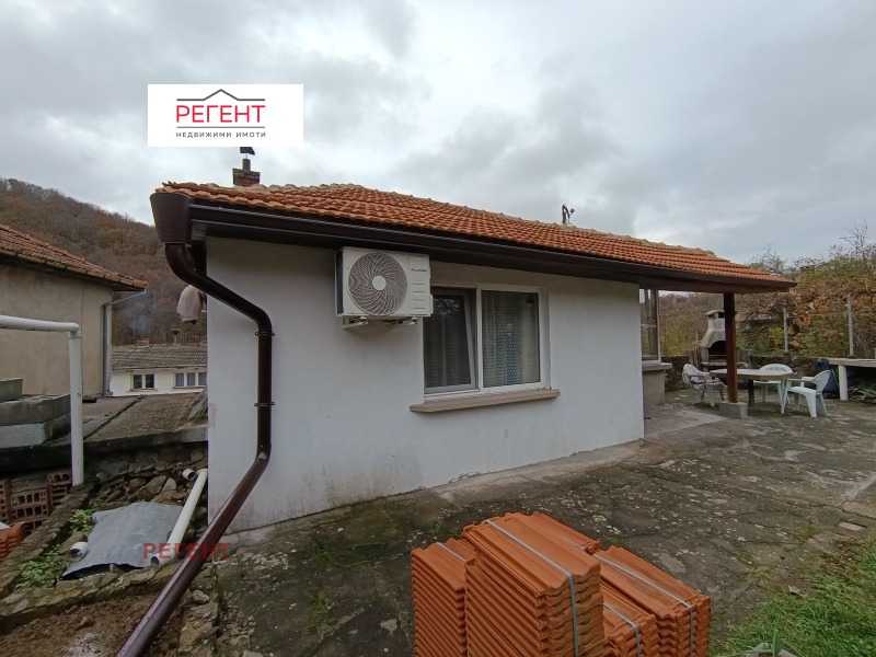 Продава КЪЩА, с. Жълтеш, област Габрово, снимка 2 - Къщи - 51501221