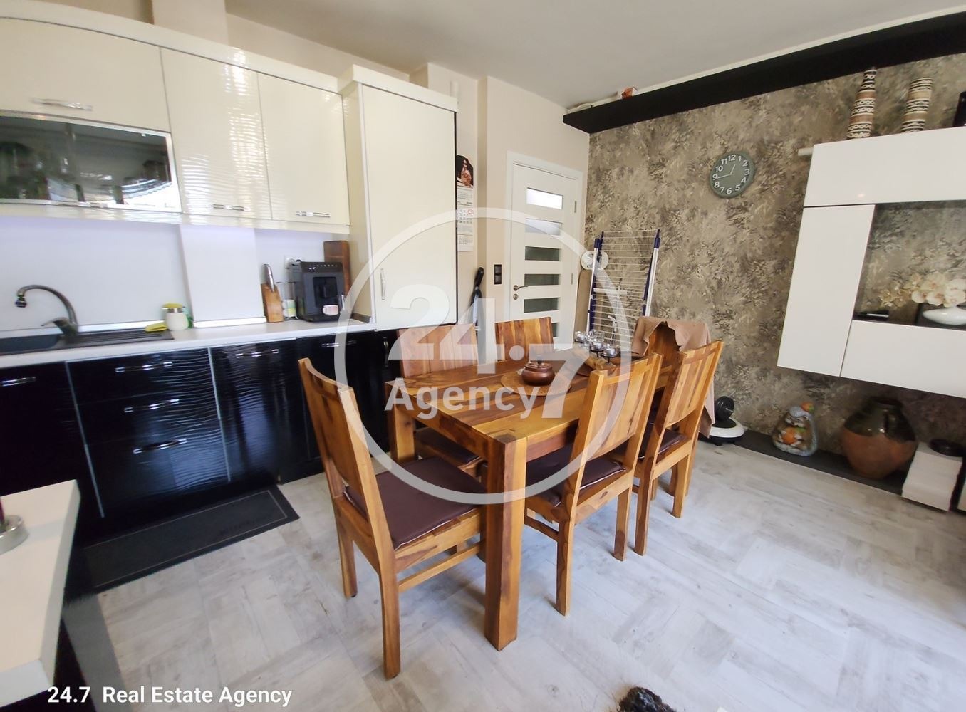 Продава 2-СТАЕН, гр. Варна, Бриз, снимка 2 - Апартаменти - 53980426