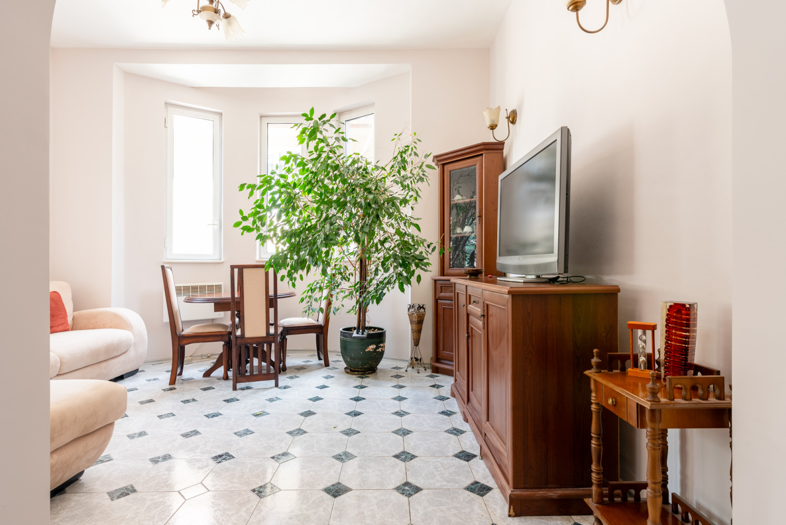 Продава 3-СТАЕН, гр. София, Център, снимка 14 - Апартаменти - 54029000