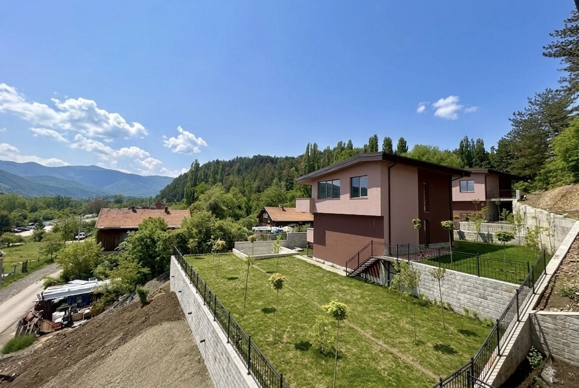 Продава КЪЩА, гр. София, м-т Камбаните