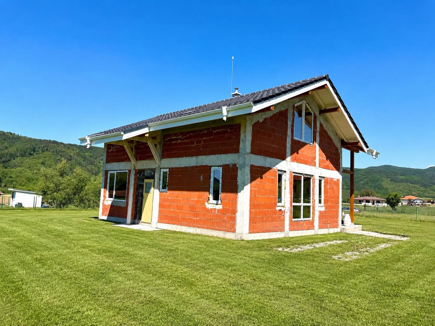 Продава КЪЩА, гр. София, с. Желява, снимка 2 - Къщи - 54625187