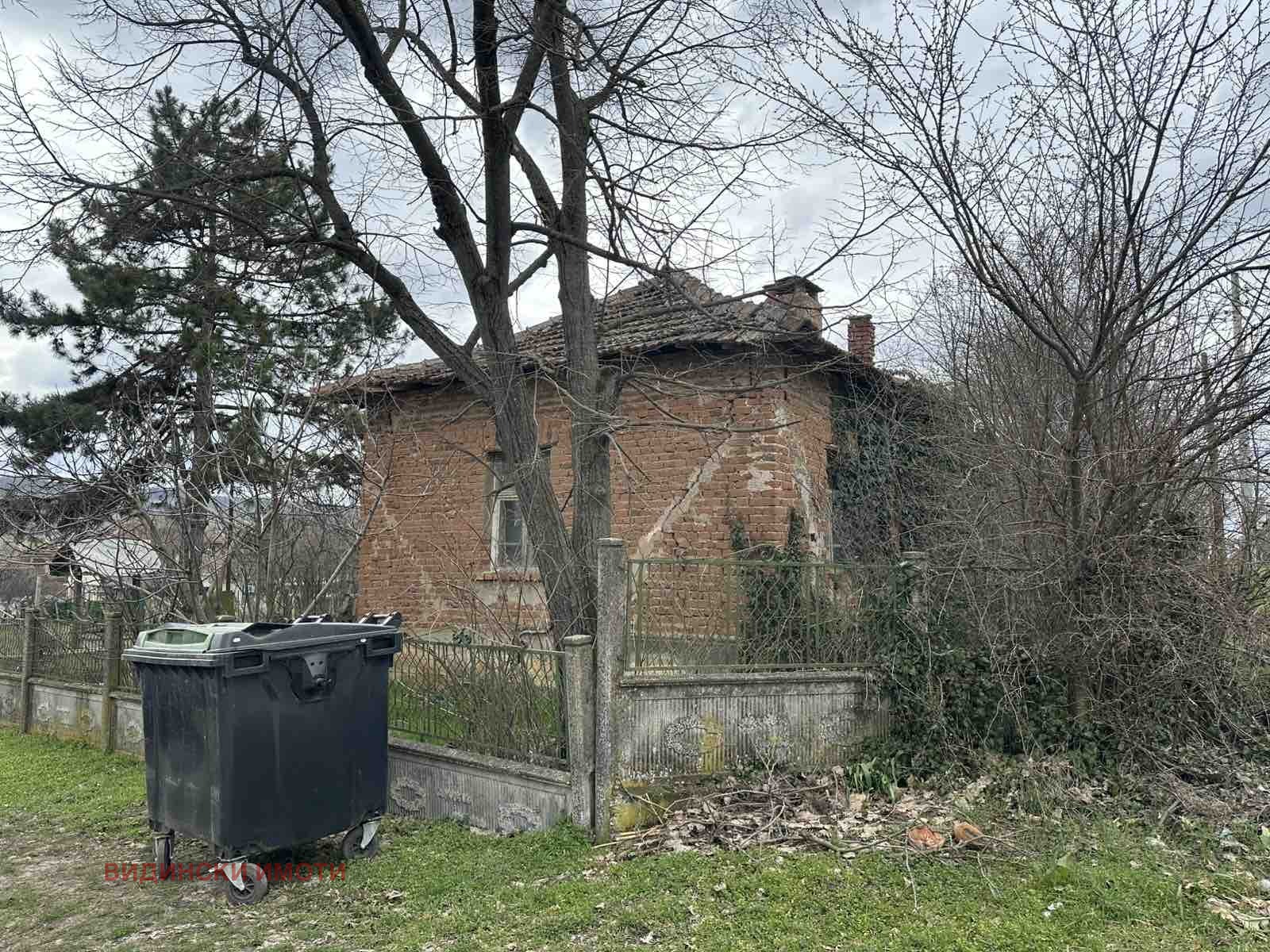 Продава КЪЩА, с. Градец, област Видин, снимка 2 - Къщи - 53903556