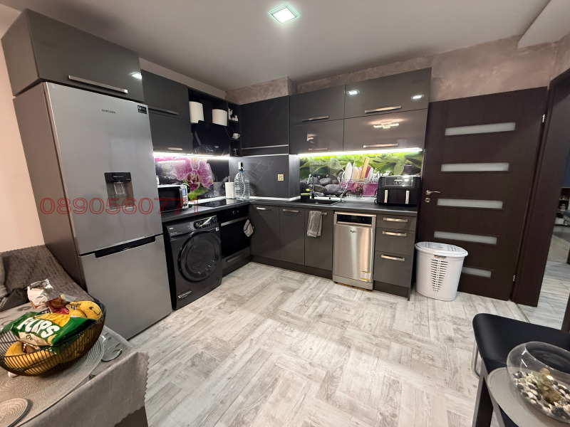 Продава 3-СТАЕН, гр. Казанлък, област Стара Загора, снимка 2 - Апартаменти - 52782515