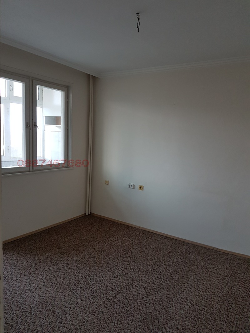 Продава 4-СТАЕН, гр. Ямбол, Граф Игнатиев, снимка 6 - Апартаменти - 52781449