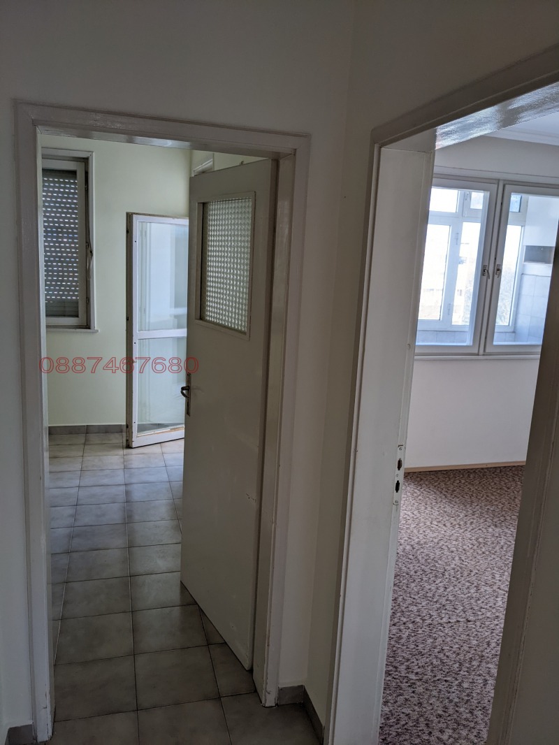 Продава 4-СТАЕН, гр. Ямбол, Граф Игнатиев, снимка 13 - Апартаменти - 52781449