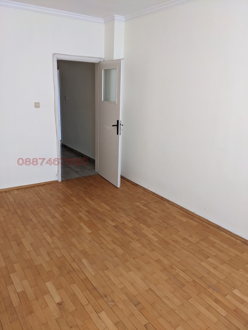 Продава 4-СТАЕН, гр. Ямбол, Граф Игнатиев, снимка 4 - Апартаменти - 52781449