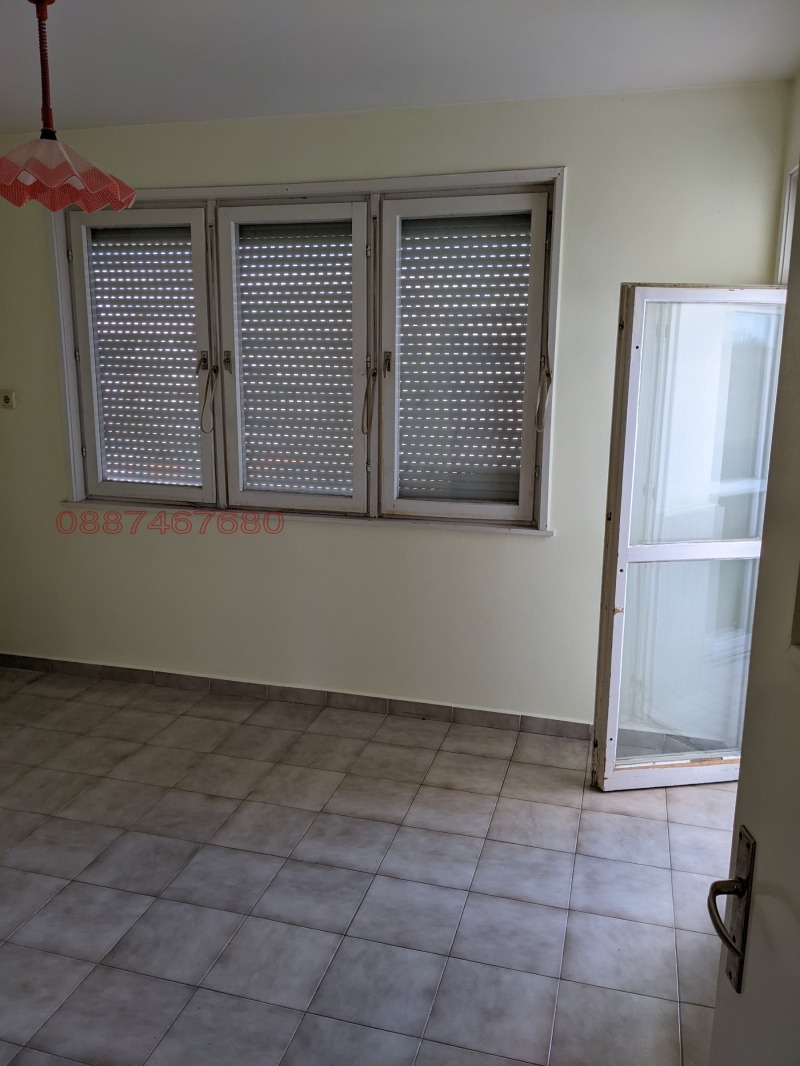 Продава 4-СТАЕН, гр. Ямбол, Граф Игнатиев, снимка 10 - Апартаменти - 52781449