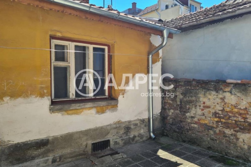 Продава КЪЩА, гр. Пловдив, Център, снимка 2 - Къщи - 52689613