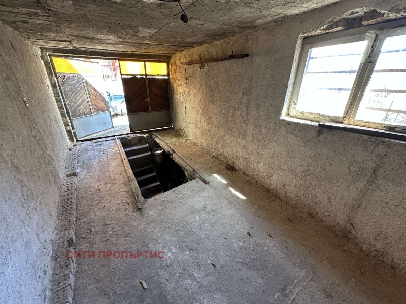 Продава  Многостаен град Благоевград , Широк център , 120 кв.м | 50511277 - изображение [8]