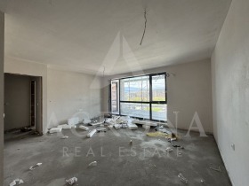 1 chambre Hristo Smirnenski, Plovdiv