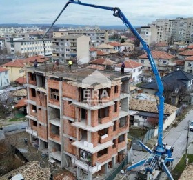 3-стаен град Търговище, Център 3