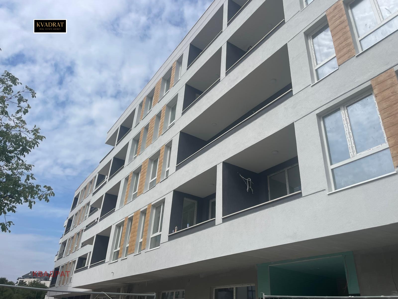 Продава МНОГОСТАЕН, гр. София, Връбница 2