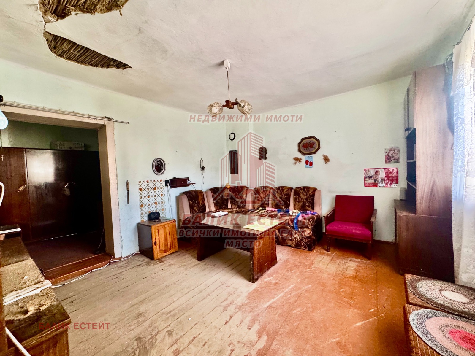 Продава КЪЩА, гр. Добрич, Център, снимка 2 - Къщи - 56740352
