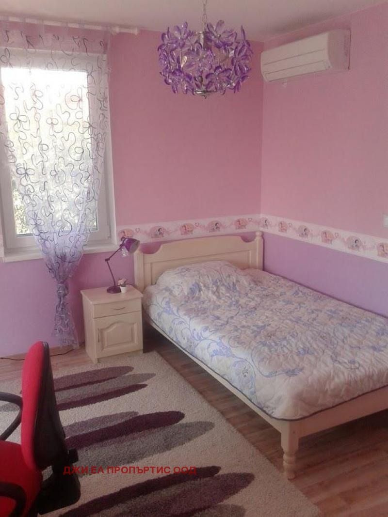 Myytävänä  Talo Sofia , Novi Iskar , 175 neliömetriä | 97672782 - kuva [11]