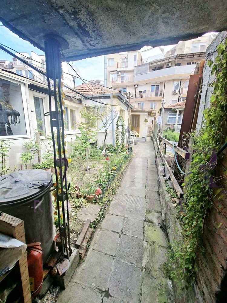 Продава КЪЩА, гр. Варна, Погреби, снимка 10 - Къщи - 54363193