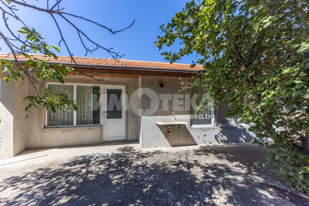 Продава КЪЩА, с. Червенци, област Варна, снимка 3 - Къщи - 55785277