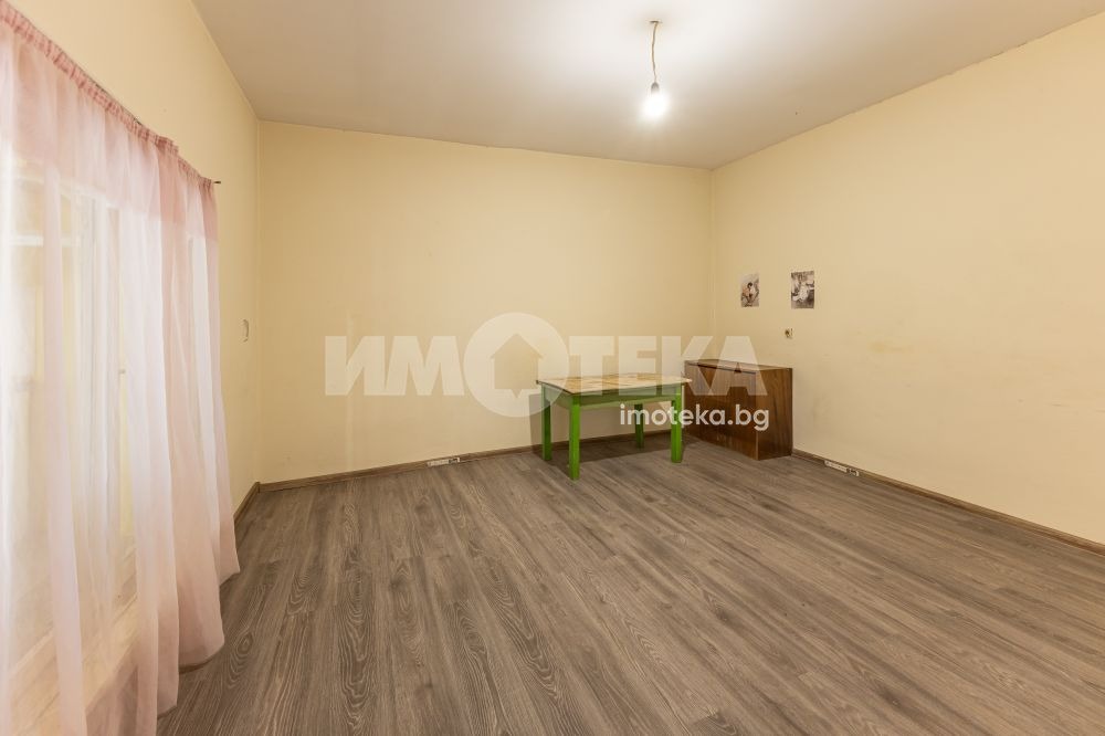Продава КЪЩА, с. Червенци, област Варна, снимка 5 - Къщи - 55785277