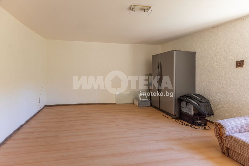 Продава КЪЩА, с. Червенци, област Варна, снимка 14 - Къщи - 55785277