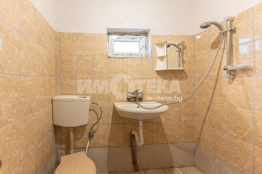 Продава КЪЩА, с. Червенци, област Варна, снимка 12 - Къщи - 55785277