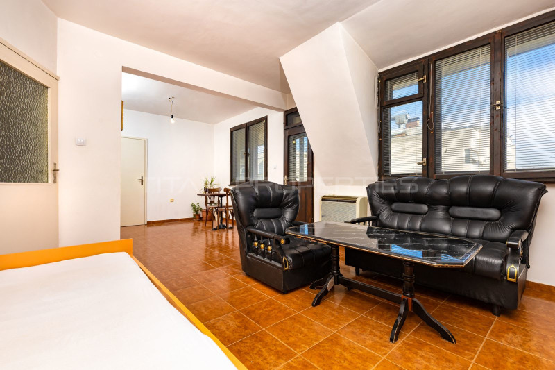 De vânzare  3 dormitoare Plovdiv , Camenița 1 , 179 mp | 54931541 - imagine [8]