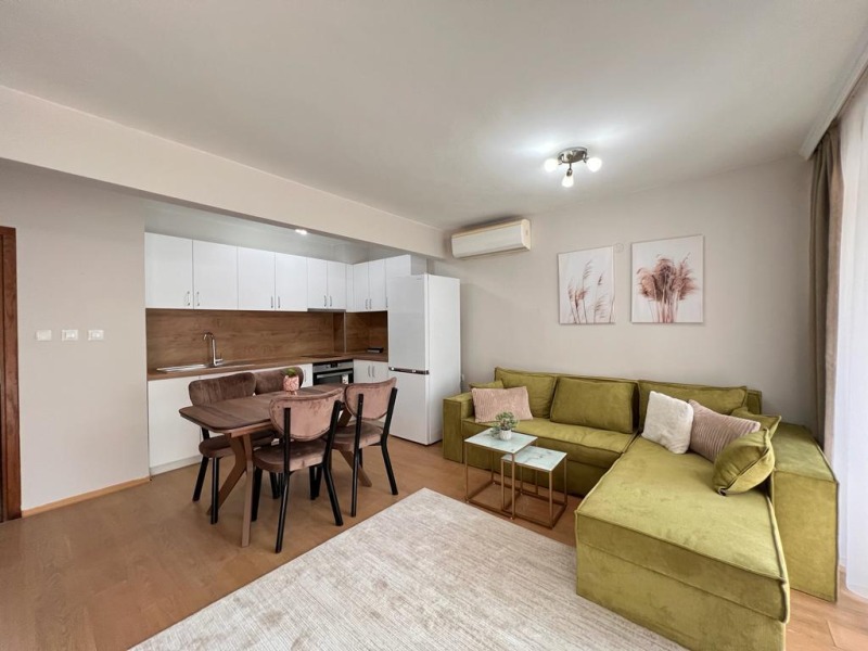 Продава  3-стаен град Бургас , Център , 107 кв.м | 14257376