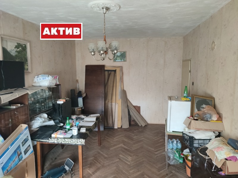 Продава 4-СТАЕН, гр. Търговище, Център, снимка 3 - Aпартаменти - 47620934