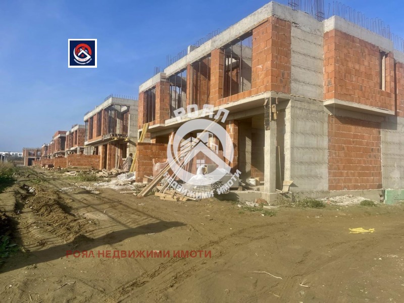 Продава 4-СТАЕН, гр. Пловдив, Остромила, снимка 2 - Апартаменти - 52644744