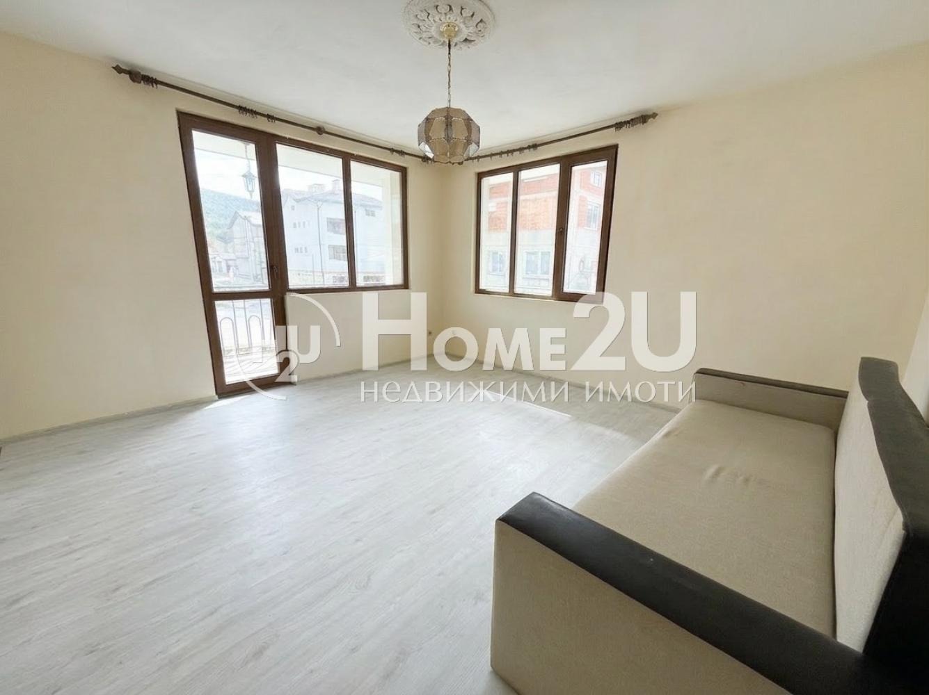 Продава ЕТАЖ ОТ КЪЩА, гр. Аксаково, област Варна, снимка 2 - Етаж от къща - 54203595