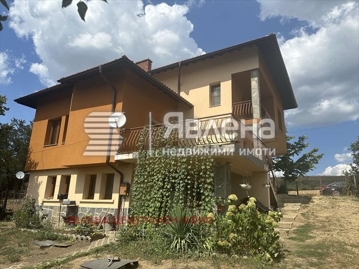 Продава КЪЩА, с. Белопопци, област София област