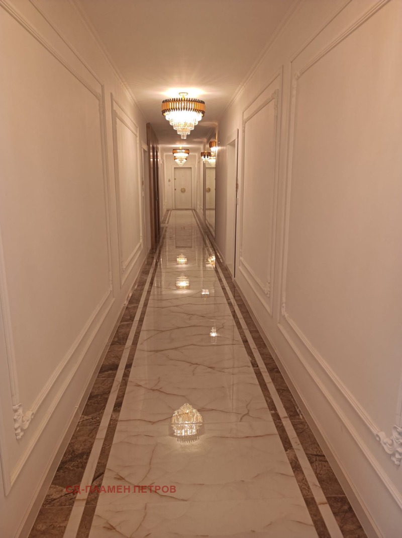 Продава 2-СТАЕН в град Шумен, Боян Българанов 2 - 63 кв.м / 75 600 € » 147 860.75 лв., СД-ПЛАМЕН ПЕТРОВ