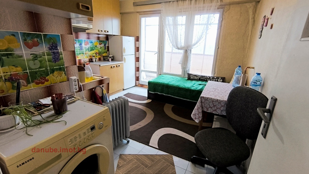 Продава 3-СТАЕН, гр. Русе, Широк център