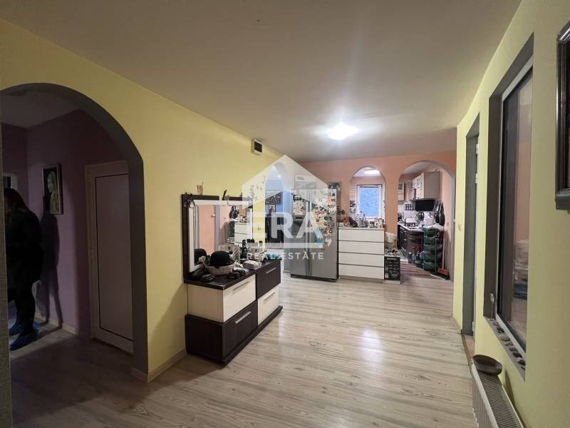 Продава КЪЩА, гр. Дебелец, област Велико Търново, снимка 2 - Къщи - 53523007