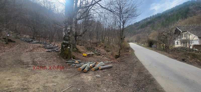 Till salu  Komplott region Lovech , Tjerni Osam , 1916 kvm | 84642095 - bild [5]