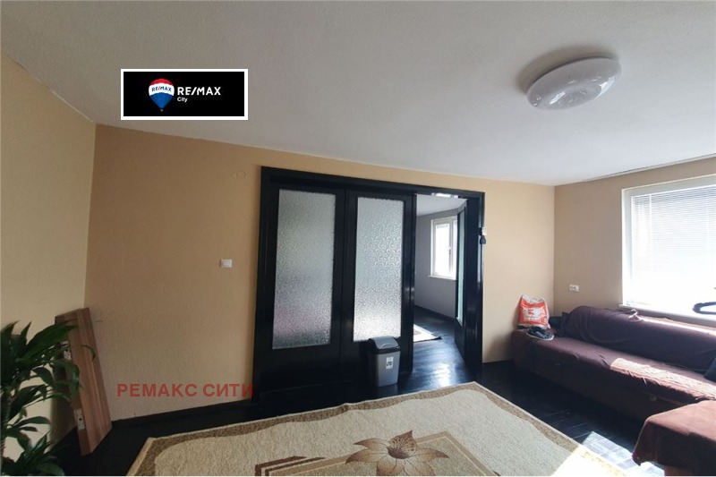 Продава ЕТАЖ ОТ КЪЩА в град София, с. Бусманци - 110 кв.м / 207 000 € » 404 856.81 лв., РЕМАКС СИТИ