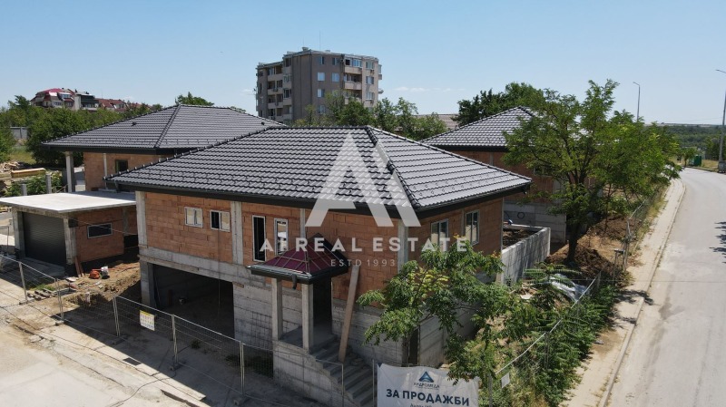 Продава КЪЩА, гр. Плевен, Дружба 2, снимка 2 - Къщи - 52747653