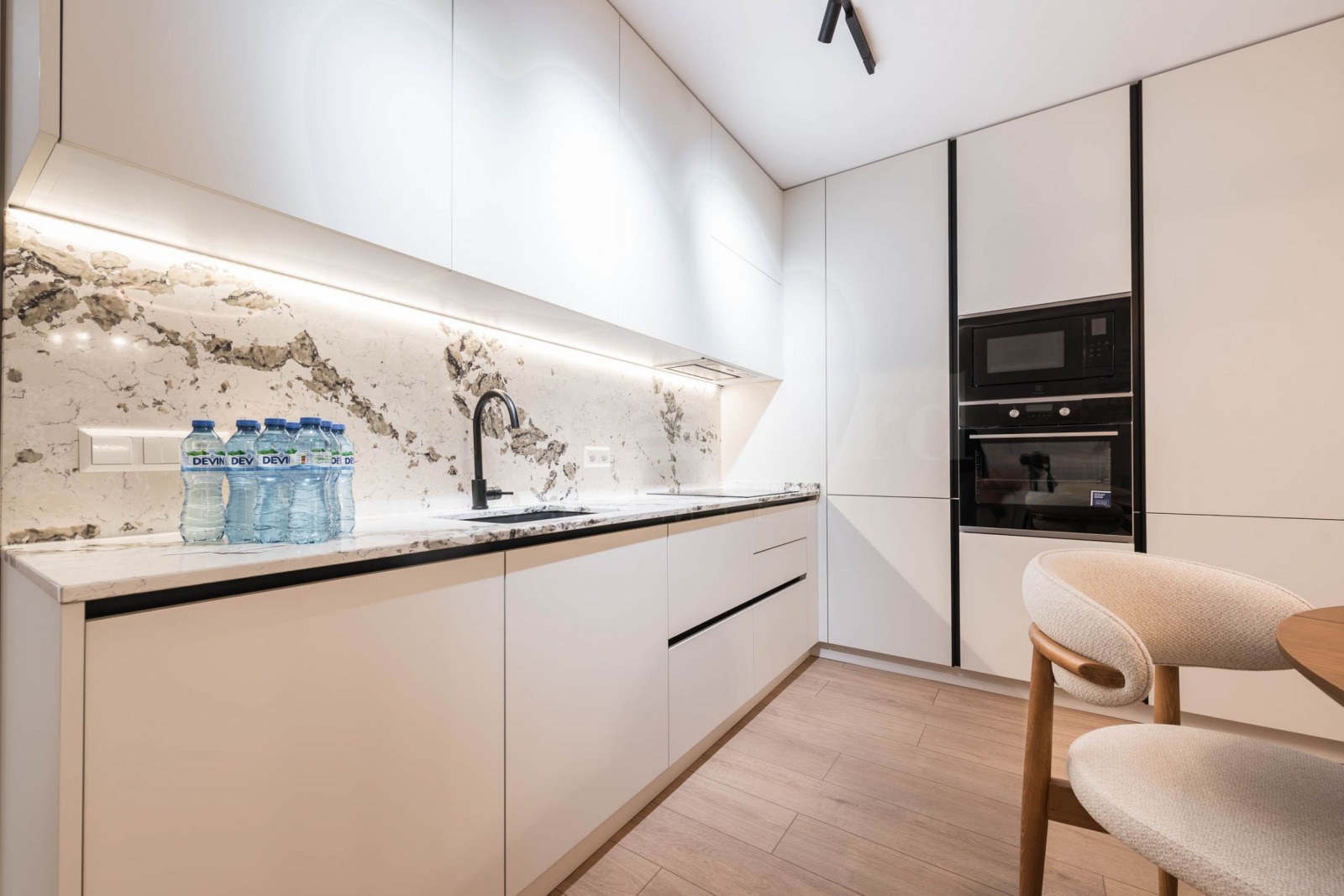 Продава 3-СТАЕН, гр. Варна, Център, снимка 8 - Апартаменти - 53958130