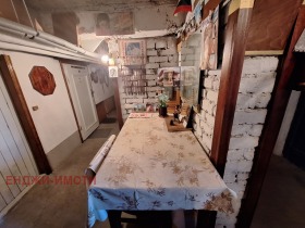 2-стаен град София, Гео Милев 16