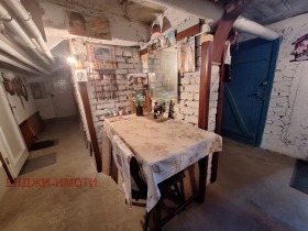 2-стаен град София, Гео Милев 15