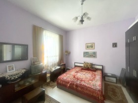 Продава етаж от къща град Пловдив Център - [1] 