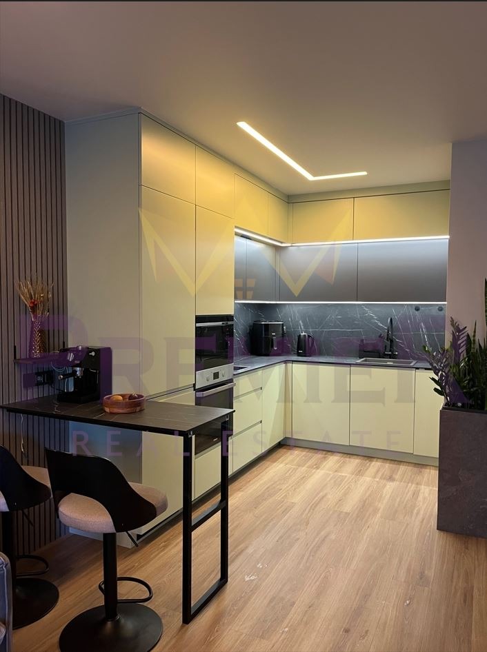 Продава 2-СТАЕН, гр. Варна, Бриз, снимка 2 - Апартаменти - 54695801