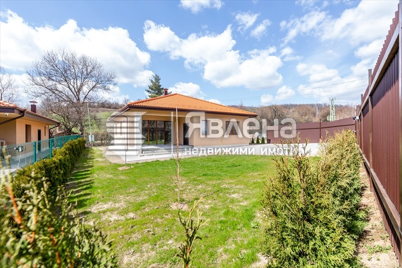 Продава  Къща, област Перник, с. Големо Бучино •  219 000 EUR • ID 68165565 — holmes.bg - [1] 