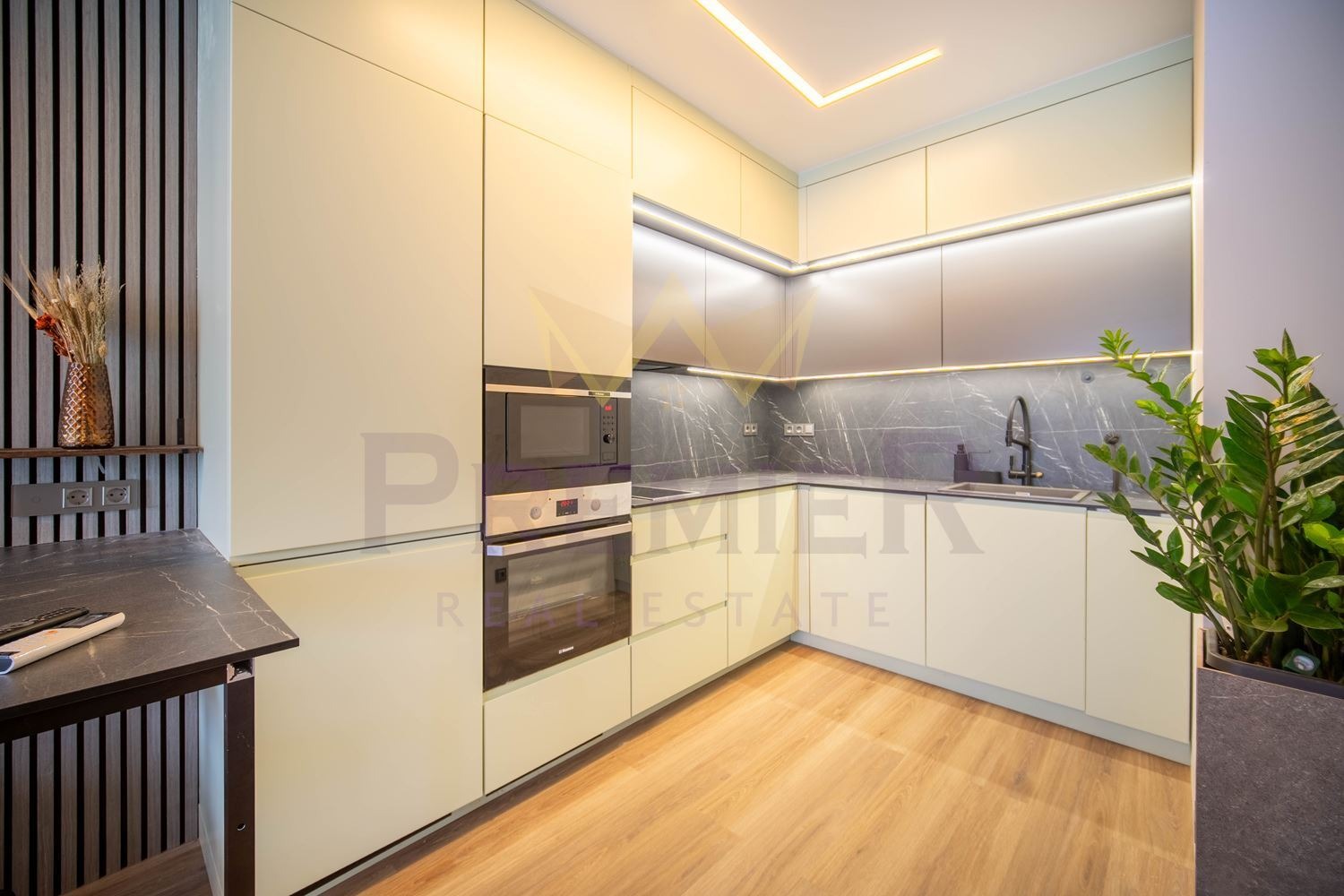 Продава 2-СТАЕН, гр. Варна, Бриз, снимка 4 - Апартаменти - 54695801