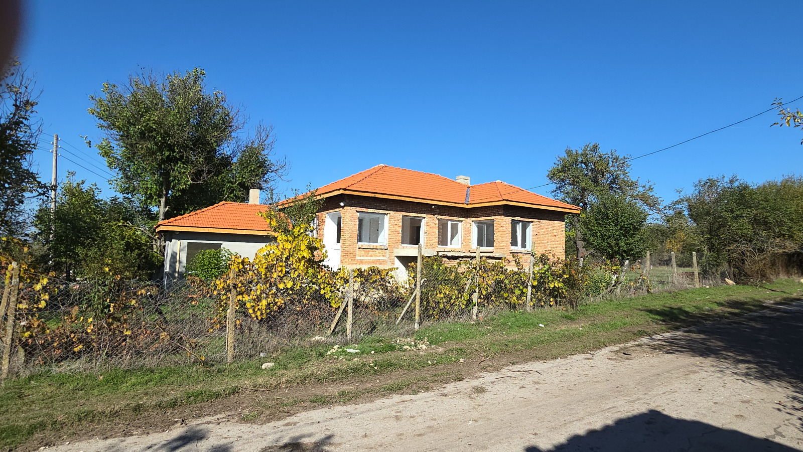 Продава КЪЩА, с. Червенци, област Варна