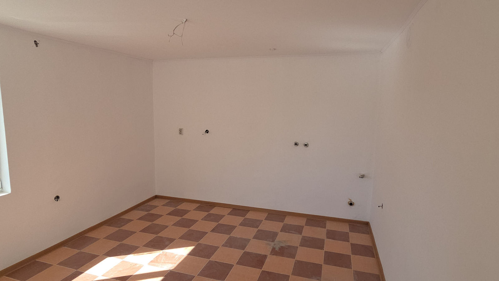 Продава КЪЩА, с. Червенци, област Варна, снимка 15 - Къщи - 55506762
