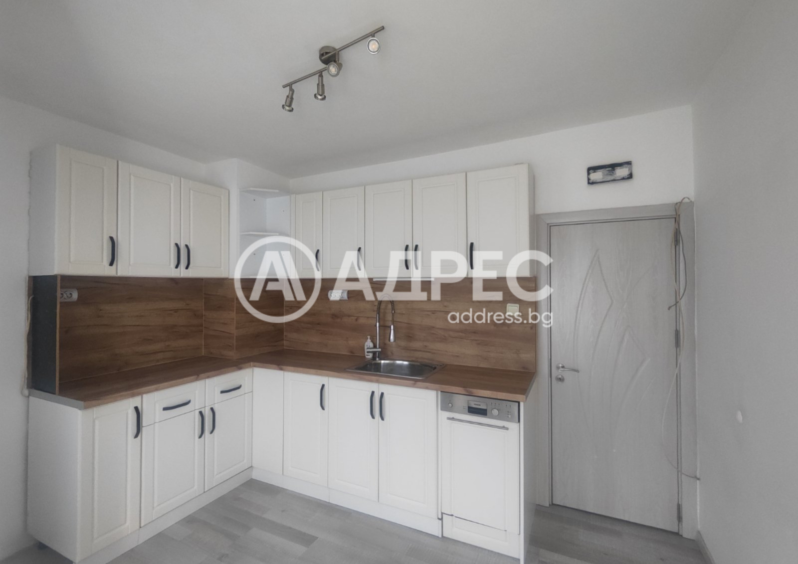 Продава 3-СТАЕН, гр. Сопот, област Пловдив, снимка 5 - Апартаменти - 55559900