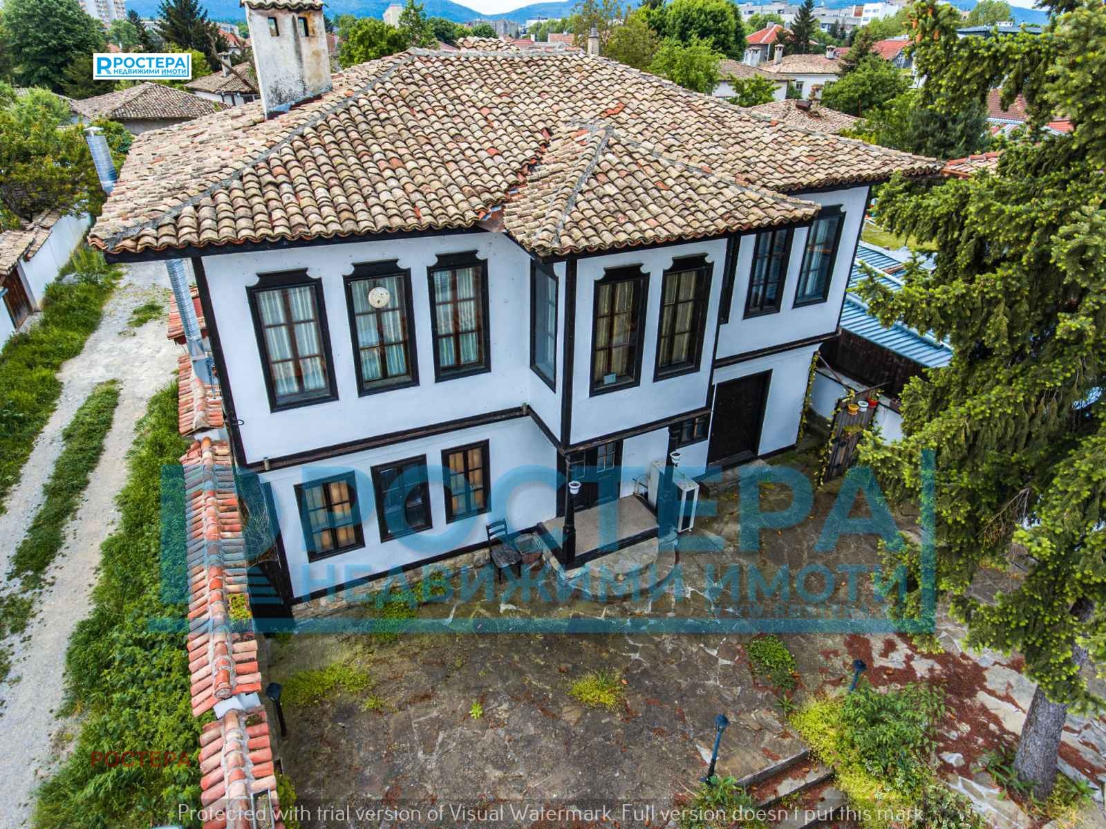 Продава КЪЩА, гр. Търговище, Вароша, снимка 2 - Къщи - 47781754