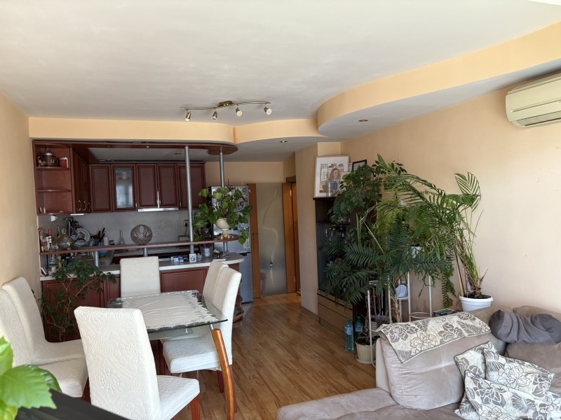 На продаж  2 спальні Бургас , Изгрев , 63 кв.м | 62593931