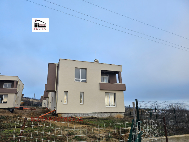 Продава КЪЩА, гр. Варна, м-т Боровец - юг, снимка 3 - Къщи - 53600617