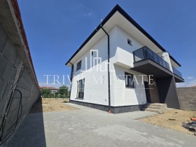 Продава  Къща, с. Бенковски